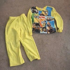 Boys size 6/7 minion pajamas